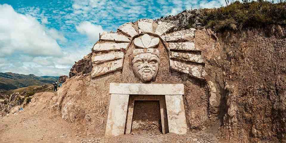 La morada de los dioses, puerta dimensional