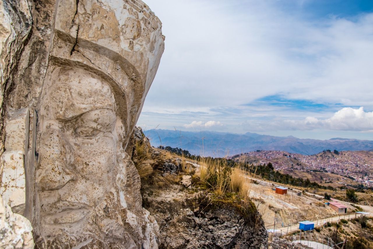 Vista panorámica de La Morada de los Dioses "Apukunaq Tianan"- Cusco.