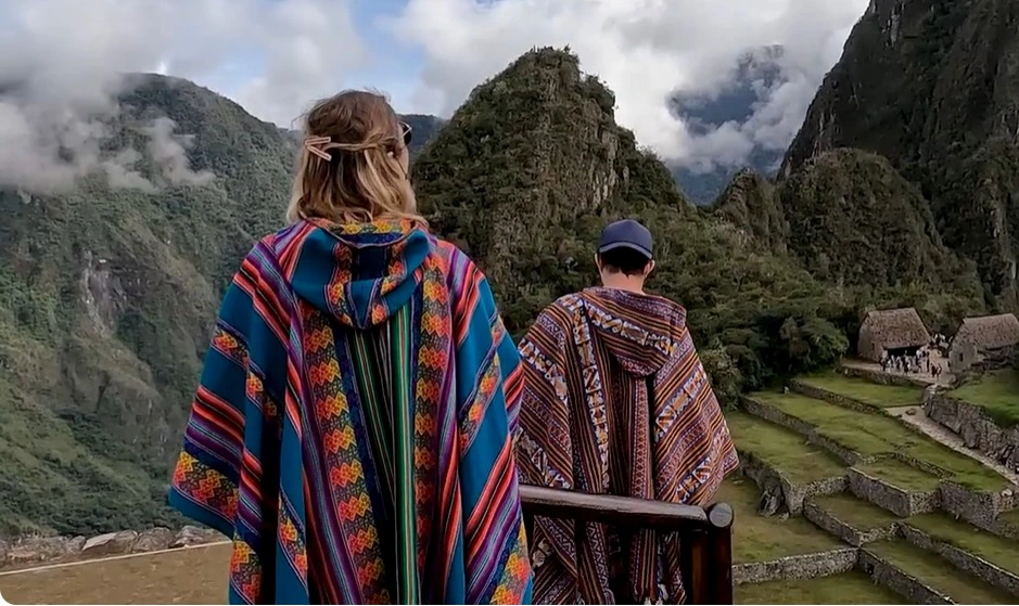 Tourists at Huchuy Picchu Mountain