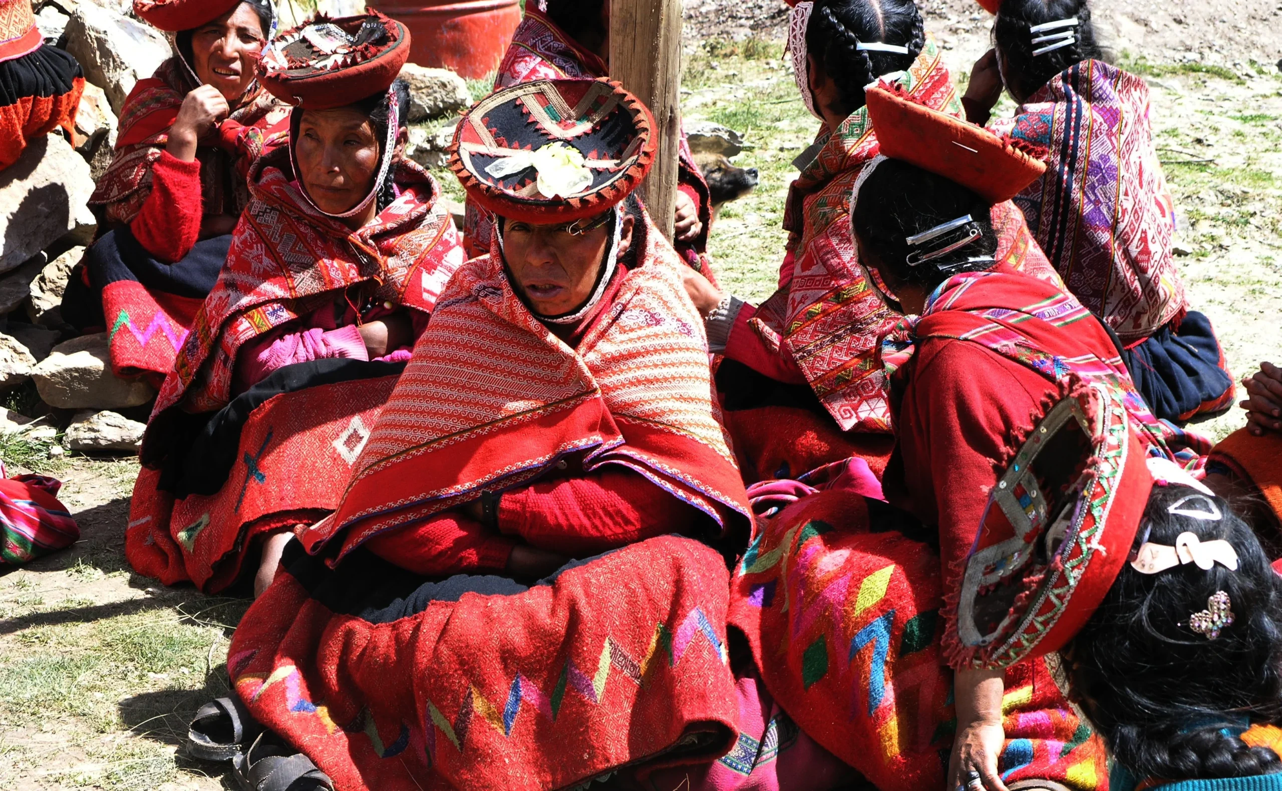 Mujeres con ropa tradicional en Patacancha Ollantaytambo