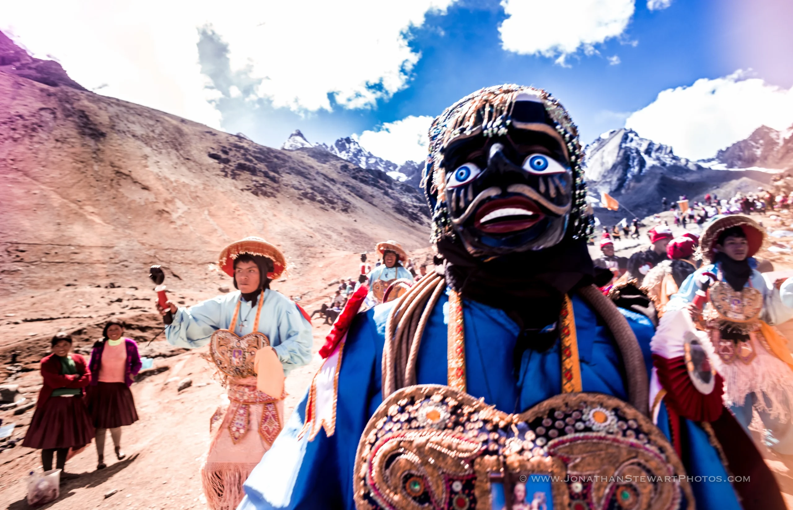 Danzantes en la festividad del Señor de Qoylluriti