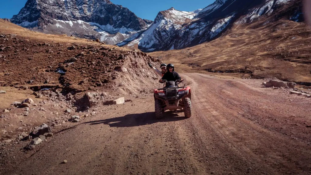 Tour Montaña de 7 Colores en Cuatrimoto desde Cusco