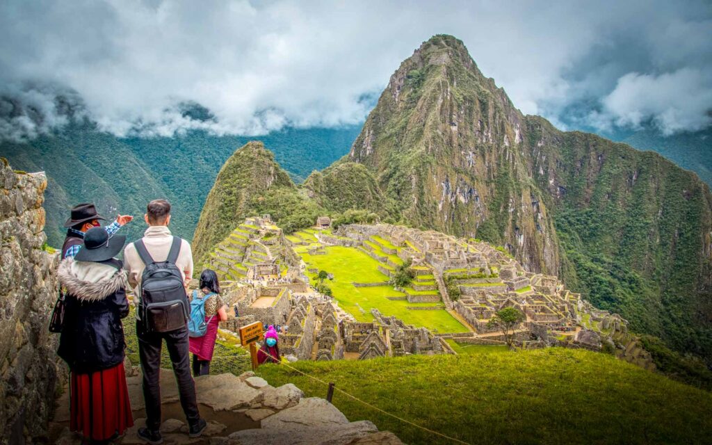 Machu Picchu vacations 4 days & Cusco Sacred Valley