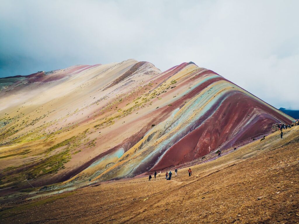 Tour Perú 8 Días – Lima, Cusco, Machu Picchu, Montaña de Colores y Laguna Humantay
