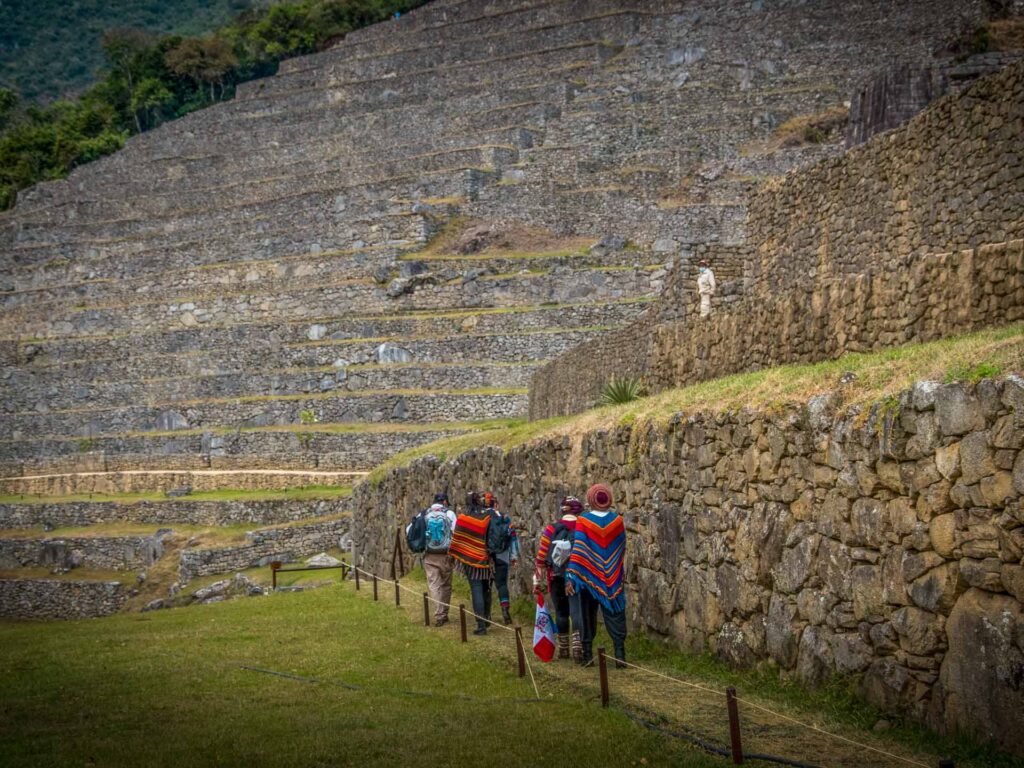 Machu Picchu vacations 4 days & Cusco Sacred Valley